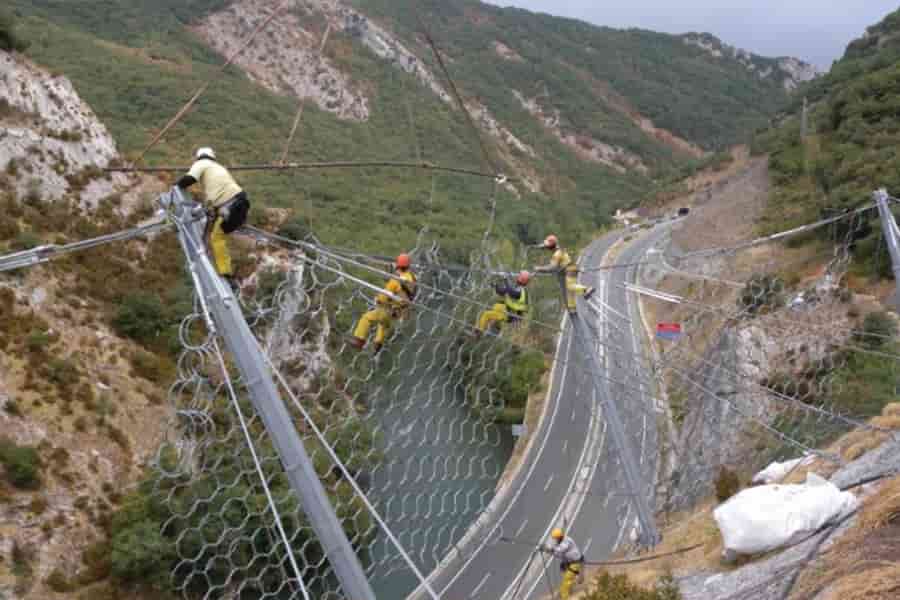 CONTROL DE CAÍDA DE ROCAS