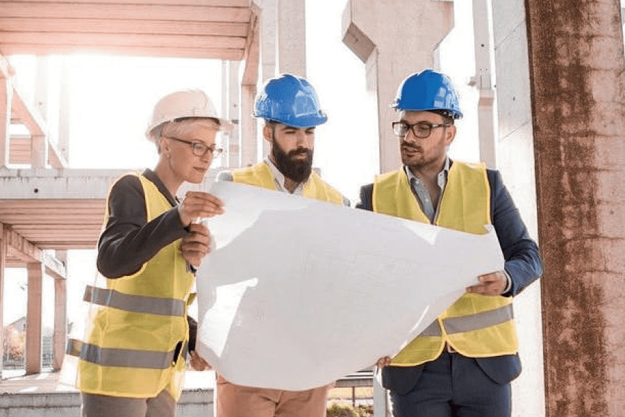 Con nuestro de desarrollo de proyectos integrales que incluyen todas las especialidades de ingeniería para que estén compatibilizados. Esto asegura que el proyecto sea completo y coherente en todas sus partes.