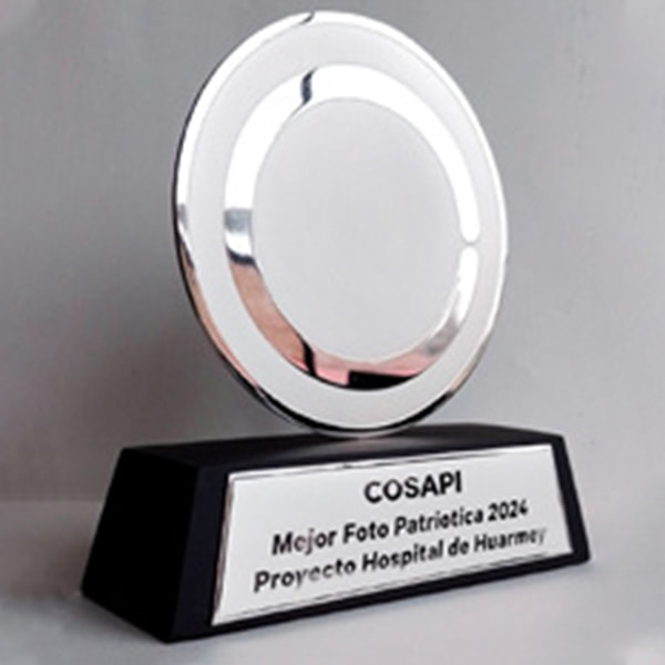 trofeo de metal